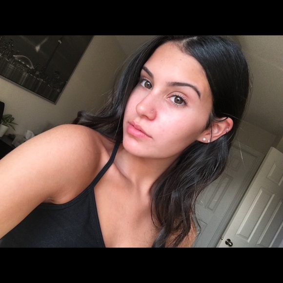 Meet your Posher, Michelle - Picture 1 of 1